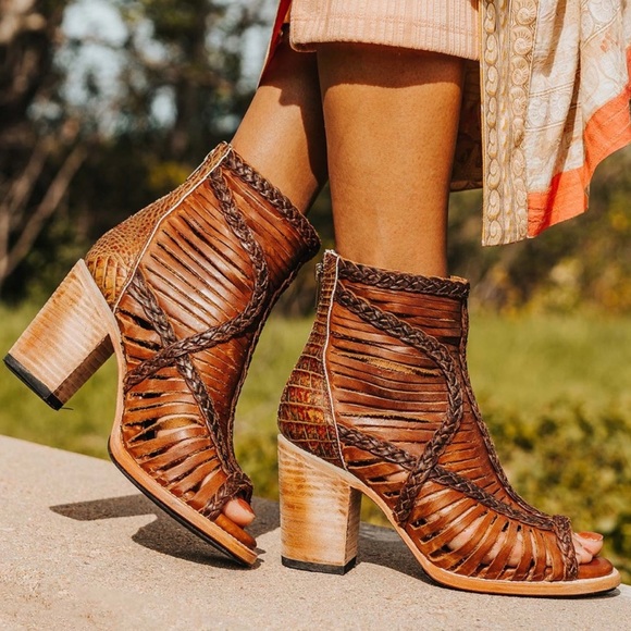 Freebird by Steven Bela Sandals - Picture 1 of 7